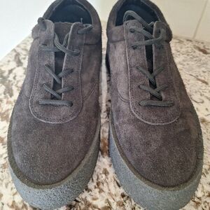 YEEZY Season 6 Sneaker Thick Shaggy Suede Graphite Crepe Tonal Sole  Size 39